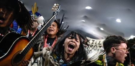 Indígenas de diversas nacionalidades se manifestaron en la COP30 para exigir la demarcación de tierras y respeto a sus derechos