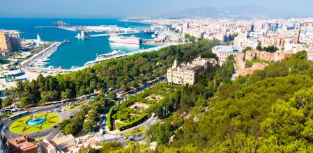 La ciudad de Málaga permitirá a sus residentes circular sin restricciones por la Zona de Bajas Emisiones.