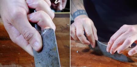 Un asesor gastronómico explica cómo coger el cuchillo.