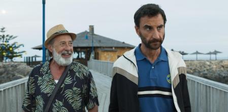 Guillermo Francella y Dani Rovira en una imagen de ‘Playa de Lobos’