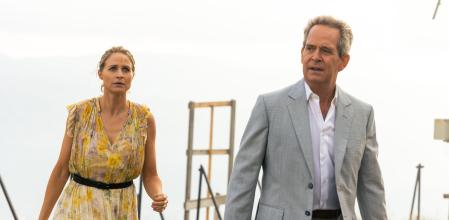 Niamh Algar y Tom Holland.