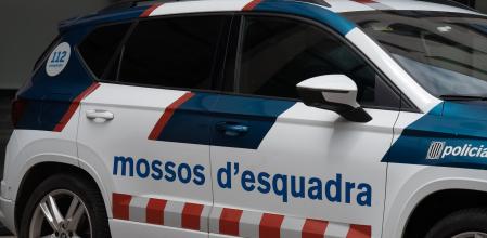 Un vehículo de los Mossos d’Esquadra en Barcelona, Catalunya (España)