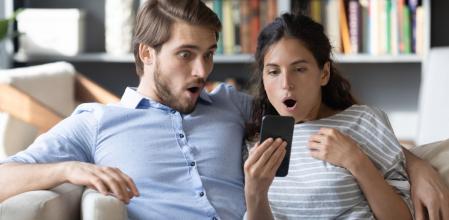 Una pareja alucina con los grandes chollos del día en AliExpress