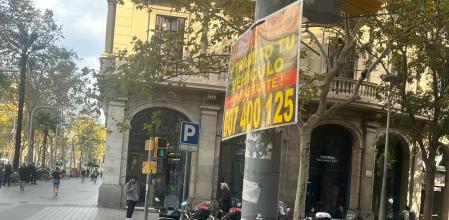 Un cartel ya retirado en la esquina de la avenida Diagonal con la calle Muntaner