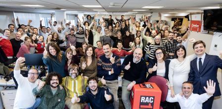 Foto de grupo de la emisora .