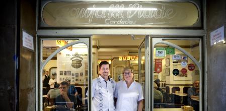 Marc Espuny Casademunt y su madre Mercé Casademunt Viader , regentan la granja Viader