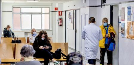 El uso de la mascarilla es obligatoria en los centros sanitarios de Catalunya