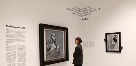 'Madonna and Child' (2024) de Banksy en el Museo Moco de Barcelona 