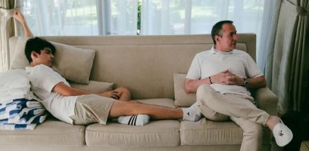 Si tu hijo te dice que te está 'trolleando', esto es lo que quiere decir y por qué deberías molestarte