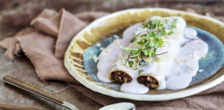 Canelones de carrillera con bechamel de boniato