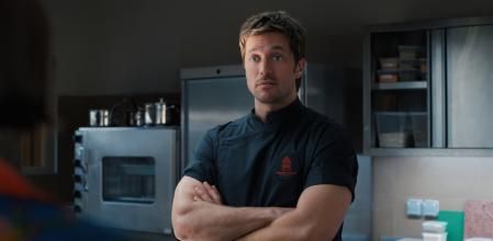 Gabriel le hizo una propuesta a Emily: ir con él a Grecia.&nbsp;