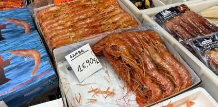 El error más común a la hora de descongelar gambas que hace que se pongan negras (y por qué no siempre van a la nevera)