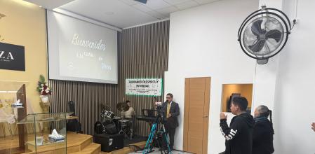 Celebración evangélica en una iglesia de Girona.