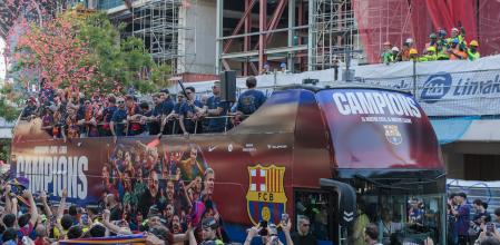 Seguimiento de la Rua del FC Barcelona para celebrar la liga, copa del rey y Supercopa.