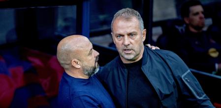 FOTO ALEX GARCIA MORENO Y FLICK EN EL PARTIDO DE LIGA ENTRE EL FC BARCELONA Y EL RCD ESPANYOL 2024/11/03