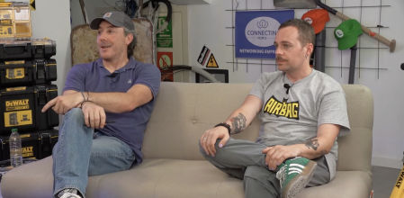 Juan Carlos Vázquez (izquierda) y Juanki León (derecha) en una tertulia de ferreteros en Sector Oficios Podcast
