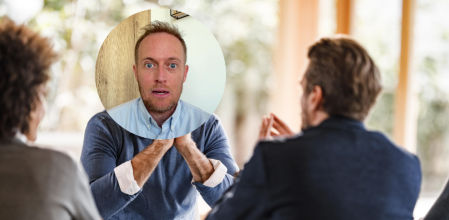 Un candidato en una entrevista de trabajo