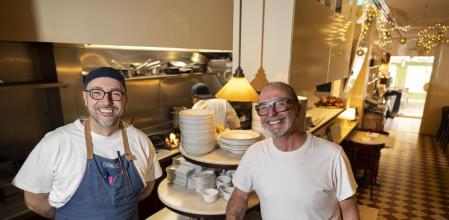 Pau Gascó y Jordi Brullas, director del restaurante que adquirió el dueño de charcuterías Margarit