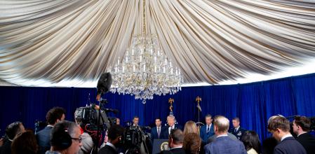 Palm Beach (United States), 04/01/2026.- US President Donald Trump speaks during a news conference at the Mar-a-Lago Club in Palm Beach, Florida, USA, 03 January 2026. Venezuelan President Nicolas Maduro has been charged in the US after he was captured and flown out of Venezuela, following a series of airstrikes that mark an extraordinary escalation in the Trump administration's months-long campaign against the country. EFE/EPA/NICOLE COMBEAU / POOL