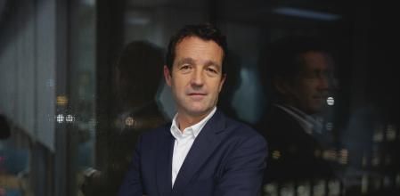 Ángel Escribano,presidente de INDRA, en sus oficinas de Barcelona, 9 de Octubre de 2025. Foto: Joan Mateu Parra / Shooting