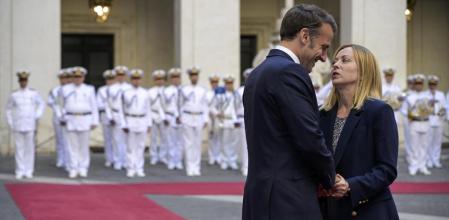 Rome (Italy), 03/06/2025.- Italian Prime Minister Giorgia Meloni (R) welcomes French President Emmanuel Macron (L) at Palazzo Chigi in Rome, Italy, 03 June 2025. (Francia, Italia, Roma) EFE/EPA/RICCARDO ANTIMIANI
