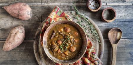 Lentejas estofadas con boniato y chistorra