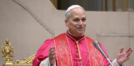 VATICAN CITY (Vatican City State (Holy See)), 09/01/2026.- A handout picture provided by the Vatican Media shows Pope Leo XIV during his meeting with the diplomatic corps in Vatican City, 09 January 2026. (Papa) EFE/EPA/VATICAN MEDIA HANDOUT HANDOUT EDITORIAL USE ONLY/NO SALES