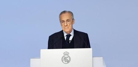 MADRID, 23/11/2025.- El presidente del Real Madrid, Florentino Pérez, interviene en la asamblea general ordinaria del club este domingo en Madrid. Una reunión de los socios compromisarios para avanzar en el proyecto de gran cambio de su modelo societario y aprobar los datos económicos, que superan los mil millones de euros de ingresos en el último ejercicio. EFE/ Rodrigo Jiménez