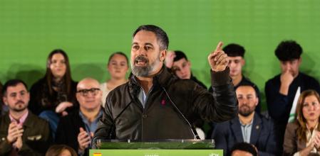 El presidente de VOX, Santiago Abascal, interviene durante el acto de presentación de los candidatos de VOX a las elecciones autonómicas de Aragón, a 12 de enero de 2026, en Teruel, Aragón (España). Las elecciones autonómicas de Aragón se celebrarán el domingo 8 de febrero de 2026 de manera anticipada ante la imposibilidad del presidente Jorge Azcón de aprobar los Presupuestos autonómicos de 2026.