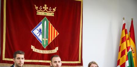 L’alcaldeCarlos Cordónamb el regidor David González i la responsable jurídica, Sonia Rodríguez