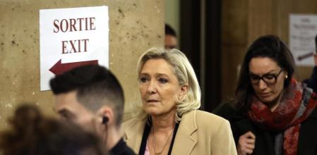 Marine Le Pen, a su entrada al tribunal de apelación que ve el recurso en el caso del fraude a la Eurocámara