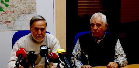 Miquel Àngel Prats, administrador de la comunidad de regantes y el presidente, Joan Llaberia.