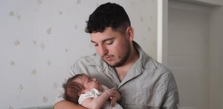 Para Adam, tener una hija es lo mejor que le ha pasado en la vida, ya que su sueño siempre había sido formar una familia