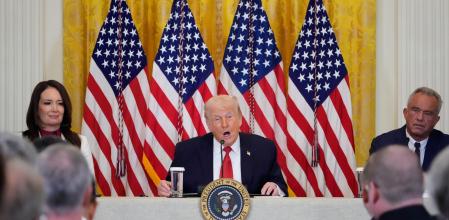 El presidente Trump aprovechó un acto en la Casa Blanca dedicado al mundo rural para insistir en su amenaza a Groenlandia&nbsp;