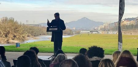 Salvador Illa, durante el acto de apoyo al Besart en Santa Coloma de Gramenet .