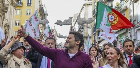 André Ventura durante un acto de campaña en el centro de Lisboa
