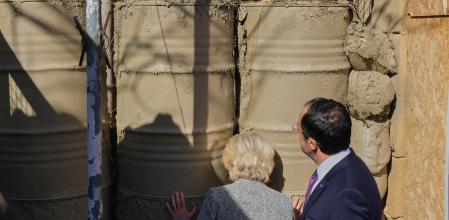 Ursula von der Leyen, junto al presidente de la República de Chipre, Nikos Christodoulides, visitan la Línea Verde que separa los dos Chipres&nbsp;