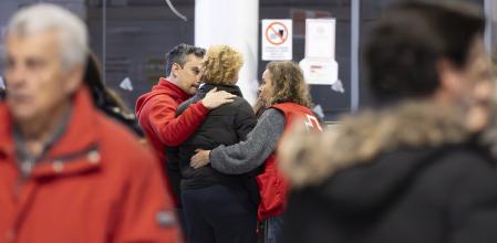 Llegada a la estación de tren de Huelva de familiares de viajeros de los trenes del accidente o