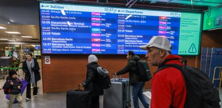 Estación de Atocha de Madrid este lunes, donde se anuncian los trenes cancelados hacia Andalucía.