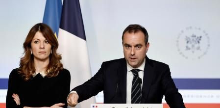 El primer ministre francès,Sébastien Lecornu, al costat de la portaveu delGovern,Maud Bregeon