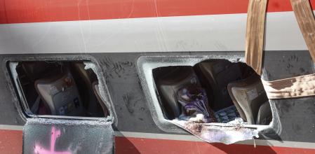 La Guàrdia Civil se centra ara a analitzar el vagó 6 del trenIryo, el primer que va descarrilar diumenge aAdamuz(Còrdova)