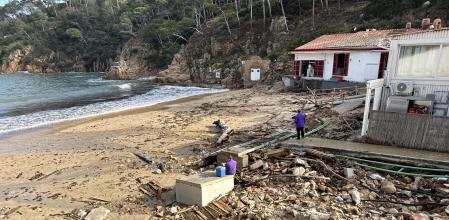 La playa de Aiguablava, en Begur, irreconocible.