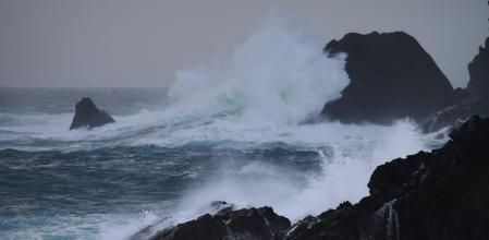 Fuerte oleaje en la costa gallega por el temporal 