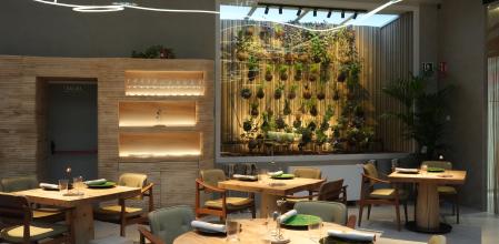 Omeraki, el restaurante madrileño del chef Alberto Chicote, ocupa el cuarto puesto del Top100 2025.&nbsp;