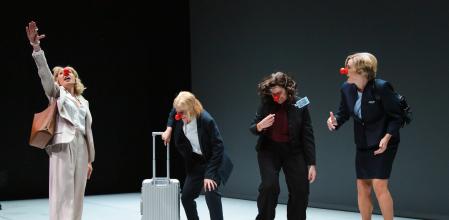 Las cuatro líderes ultraderechistas de ‘Riure caníbal’, el nuevo montaje del Col·lectiu Las Huecas