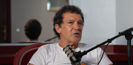 Antonio Banderas habla de sus inicios con Pedro Almodóvar.