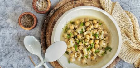 Callos de bacalao con garbanzos 