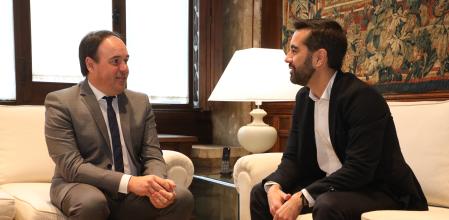 El presidente de la Generalitat, Juanfran Pérez Llorca, junto al síndic del PSPV, José Muñoz.