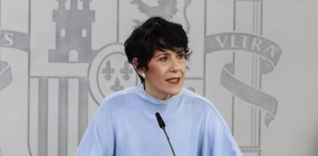 La portaveu de l’Executiui ministra deMigracions,Elma Saiz, explicant ahir la iniciativa