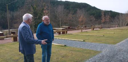 Cèsar Ollé, alcalde de Gombrèn y el presidente del Consell Comarcal del Ripollès, Amadeu Rosell